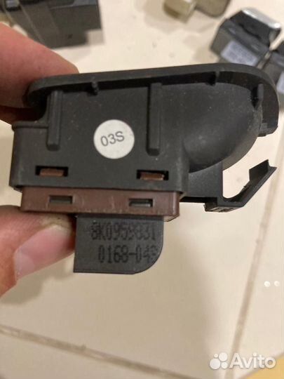 Кнопка открытия крышки багаж Audi A4 8K0959831AV10