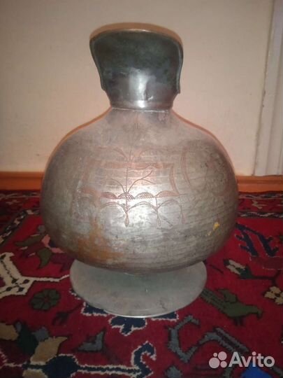 Старинный кувшин