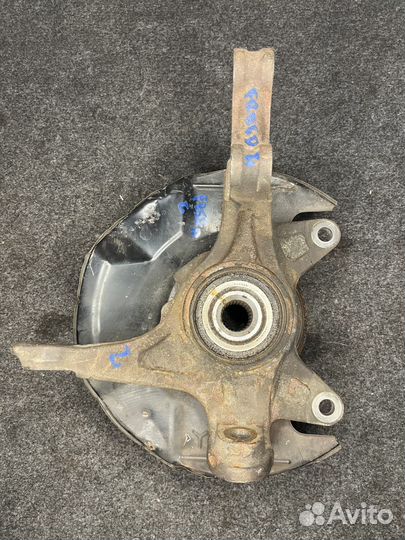 Поворотный кулак левый Honda Freed