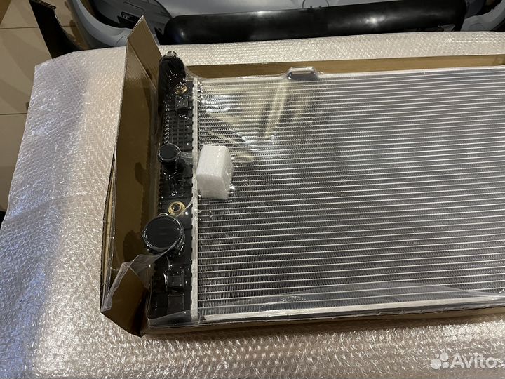 Радиатор охлаждения Mercedes W212 W204 GLK X204