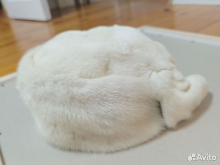 Шапка норковая белая женская