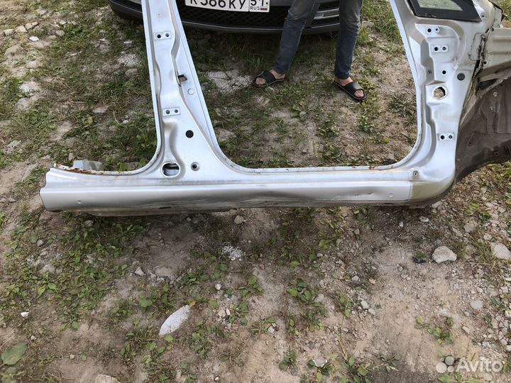 Лонжерон / порог правый / арка крыши Fiat Linea