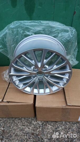 Диск литой R18 Toyota Camry XV70, V70, 70 -Новый