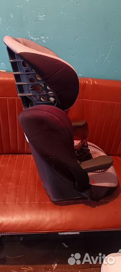 Автомобильное кресло