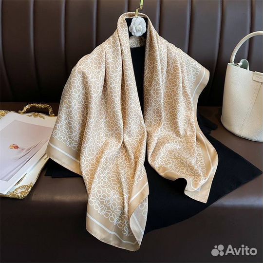 Шелковый платок Loewe