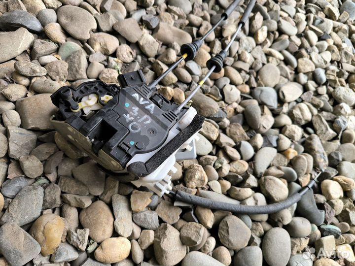 Hyundai Elantra md 2012 замок двери правый