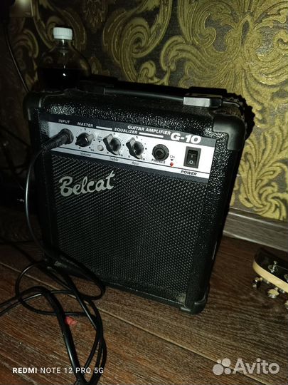 Гитара Rocket с чехлом и комбоусилителем