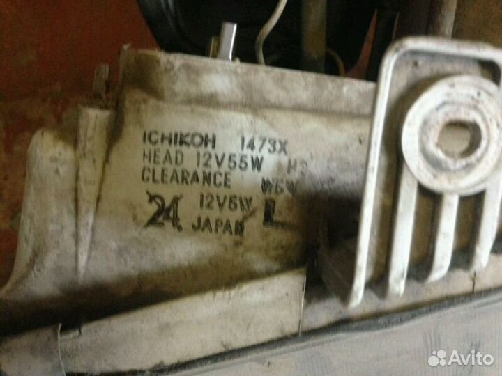 Фара Mazda Xedox 6