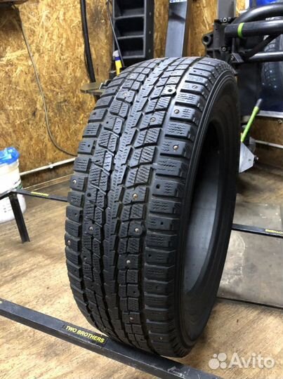 Dunlop SP Winter Ice 01 215/60 R16 95T