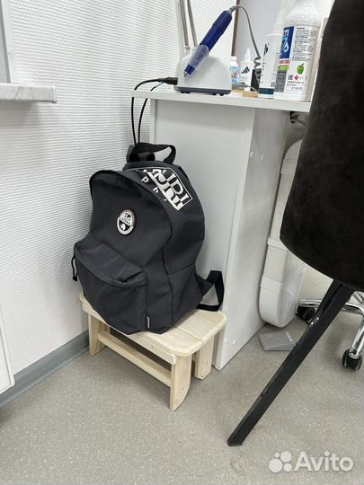 Аренда рабочего места мастера маникюра и педикюра