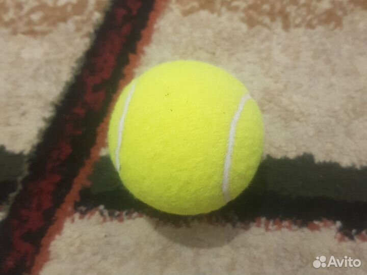 Теннисный мяч