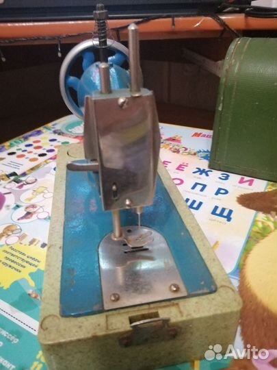 Детская швейная машинка