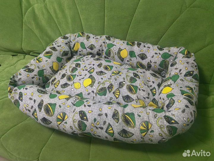 Лежанка для кошек и собак ручной работы