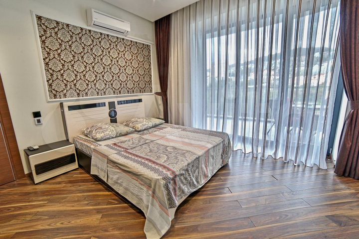 3-к. квартира, 109 м², 10/26 эт.