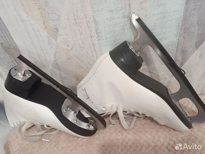 Коньки фигурные 38 размер
