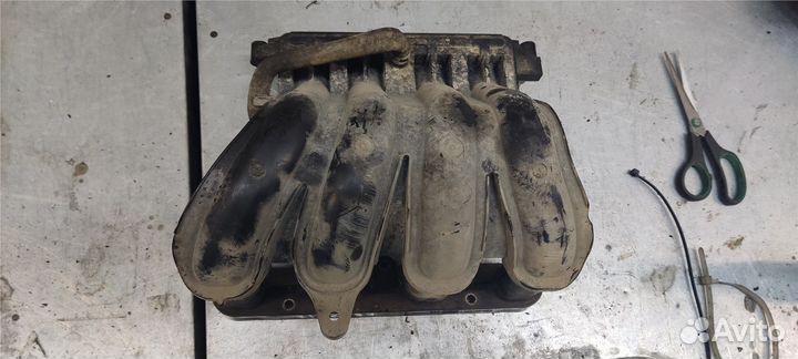 Коллектор впускной Nissan Micra K12E, 2004