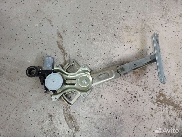 Стеклоподьемник передней правой двери Lexus GS450H