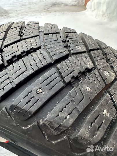 Goodyear UltraGrip Ice Arctic SUV 215/65 R17 99T