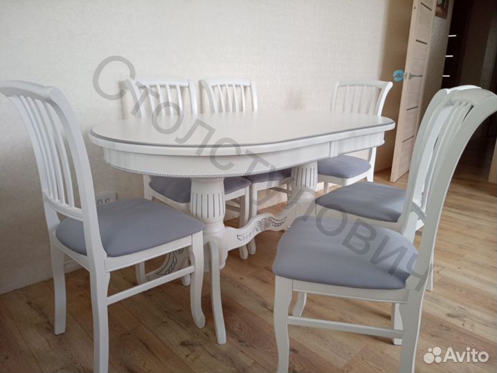 Столы и стулья