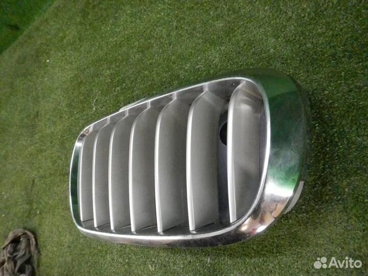 Решетка радиатора левая BMW X5 F15 (2013-2018)