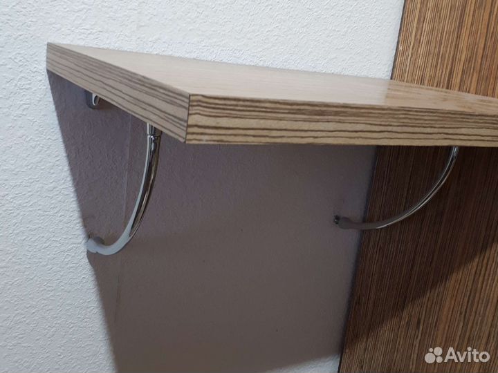 Прикроватный столик