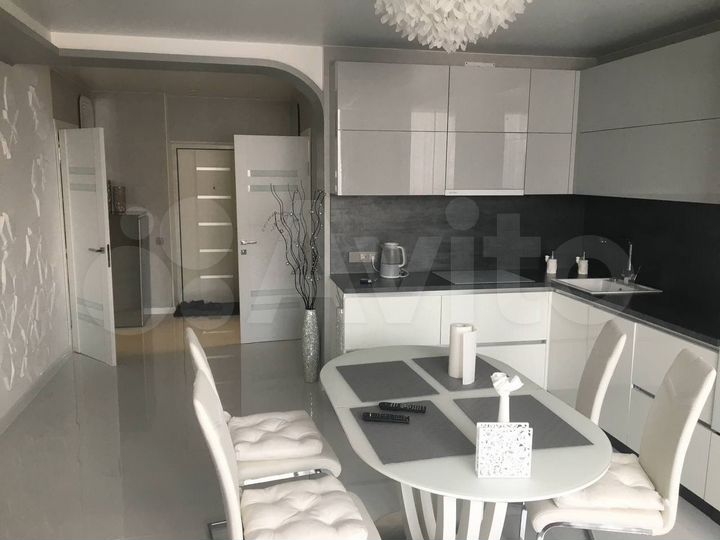 2-к. квартира, 57 м², 3/16 эт.