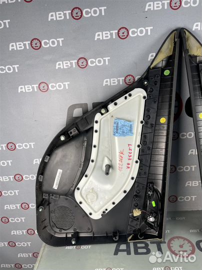 Дверные карты комплект Skoda Octavia (A5 1Z) 200