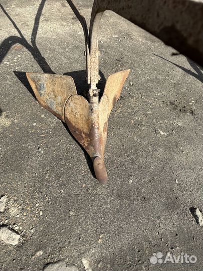 Плуг окучник конный