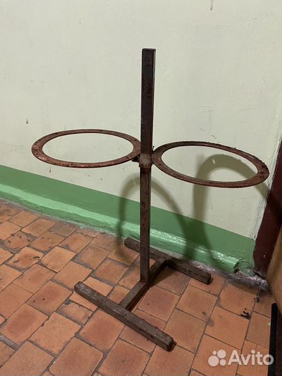 Подставка для мисок собак