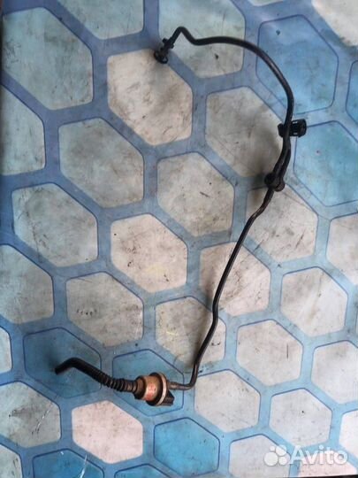 Трубка вакуумная 04E133366E