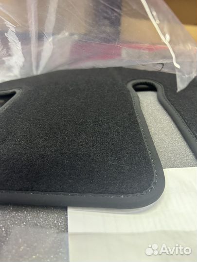 Комплект ковров велюр чёрные Mercedes GLC254