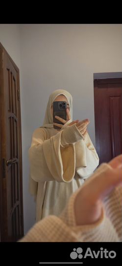 Свитер оверсайз с нарукавниками