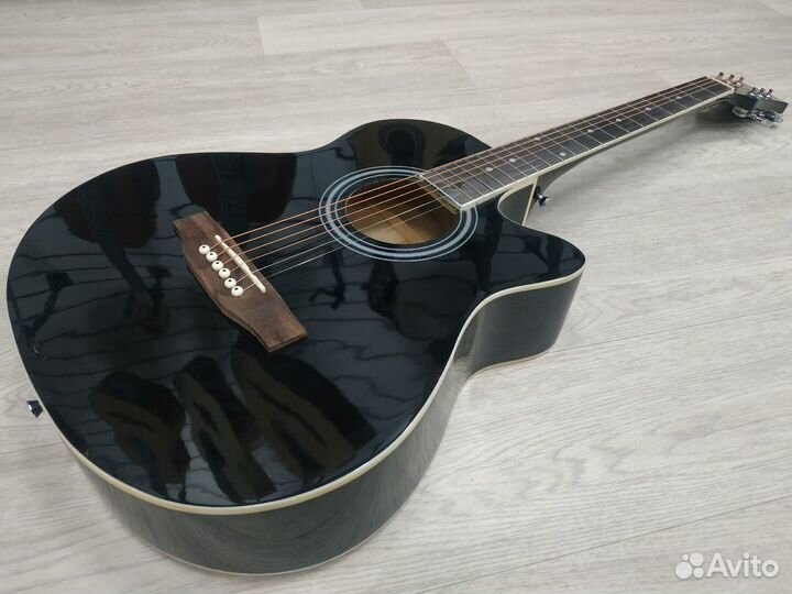 Акустическая гитара