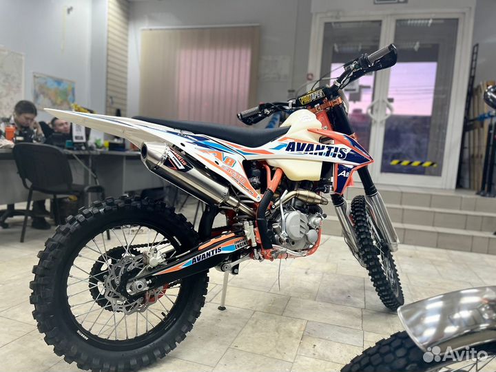 Мотоцикл Avantis A8 300 Carb (CBS300 174MN-3) KKE