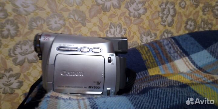 Видеокамера canon