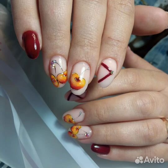 Маникюр, педикюр. Брови