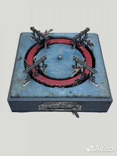 Механическая старинная игрушка 