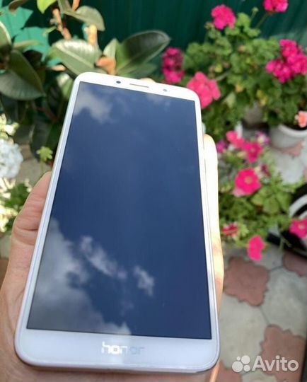 Телефон honor 7а