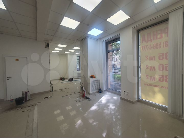 Торговая площадь на трафике у метро 50 м²