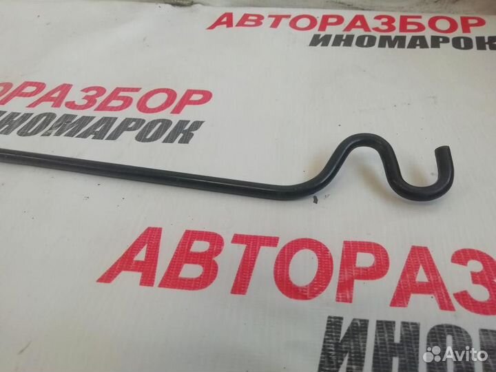 Держатель капота для Daewoo Nexia 1995-2008г