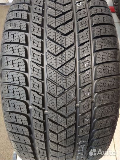 Pirelli Scorpion Winter 285/40 R21