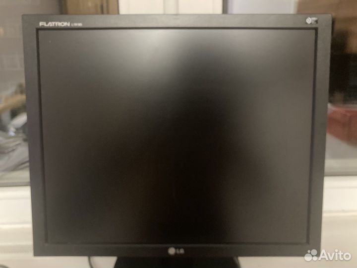 Монитор LG flatron L1919S