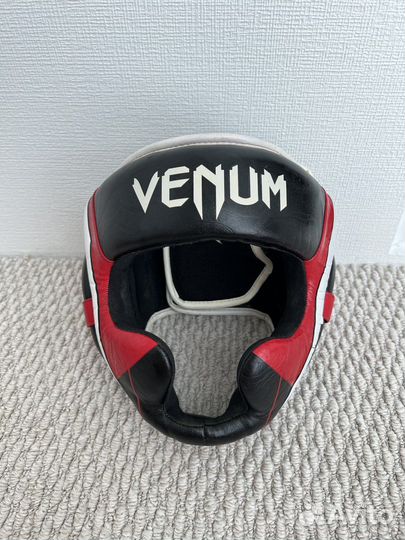 Боксерский шлем Venum