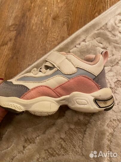 Кроссовки для девочки размер 22