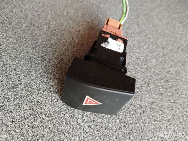 Кнопка аварийной сигнализации peugeot 3008