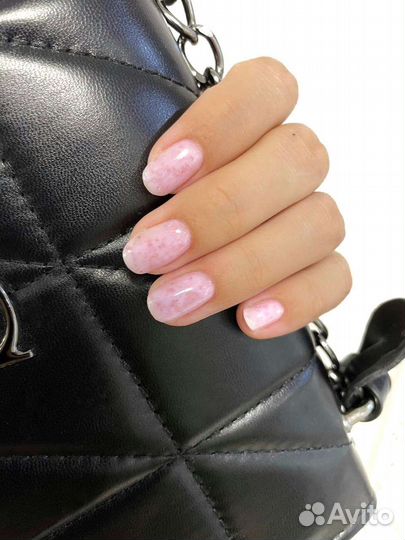 Модель на маникюр