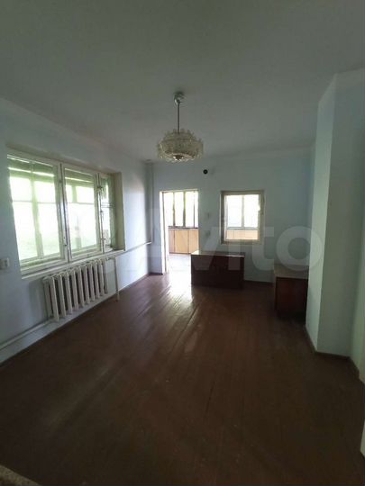 Дом 198 м² на участке 7,6 сот.