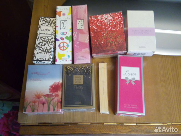 Туалетная вода, карандаши помада тушь