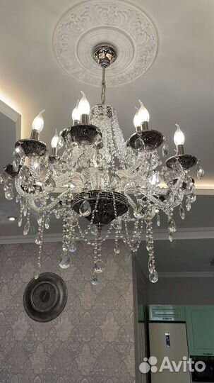 Хрустальная люстра и бра несколько