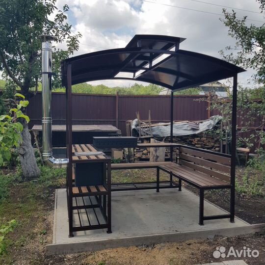 Беседка с мангалом и печью для казана